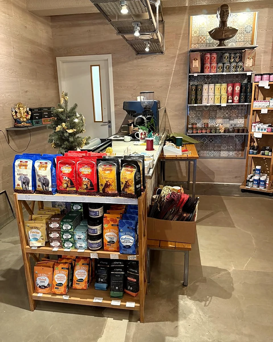 Gibsons Gourmet, AA and Espresso coffee packs displayed in a USA speciality store